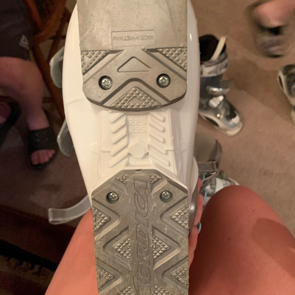Ski boots - Picture 4 of 4